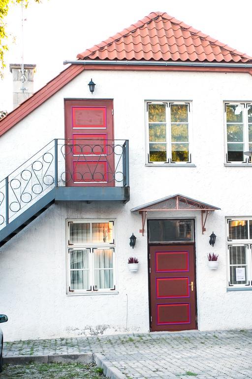 Guesthouse Laurits Kuressaare Exterior photo